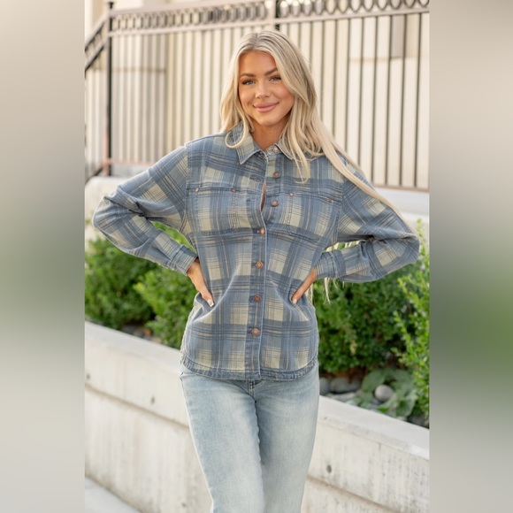 Judy Blue Other - Judy Blue Medium Blue and Cream Plaid Print Denim Shacket in Small